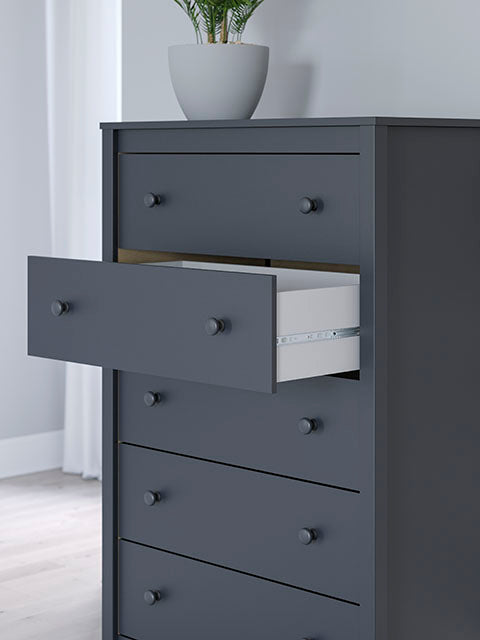 Simmenfort 5-Drawer Chest