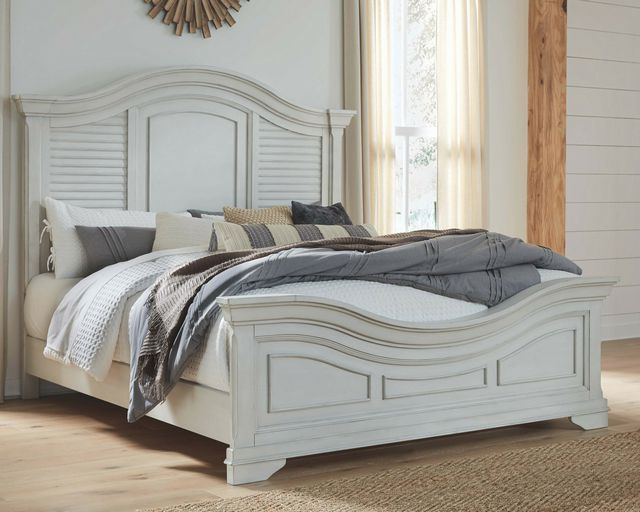 Teganville Panel Bed Set- Queen