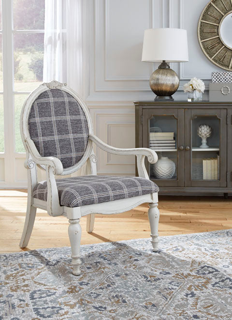 Kornelia Accent Chair